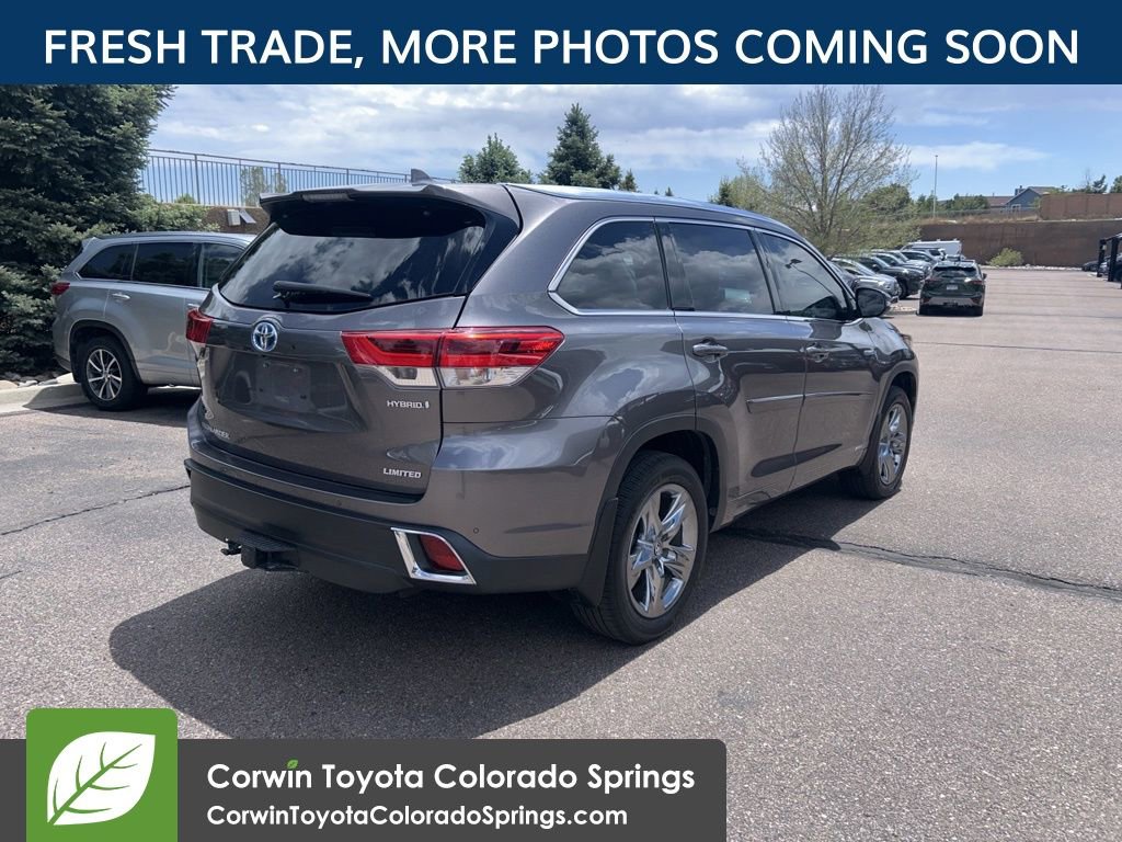 Used 2019 Toyota Highlander Limited Platinum AWD/4WD image 3