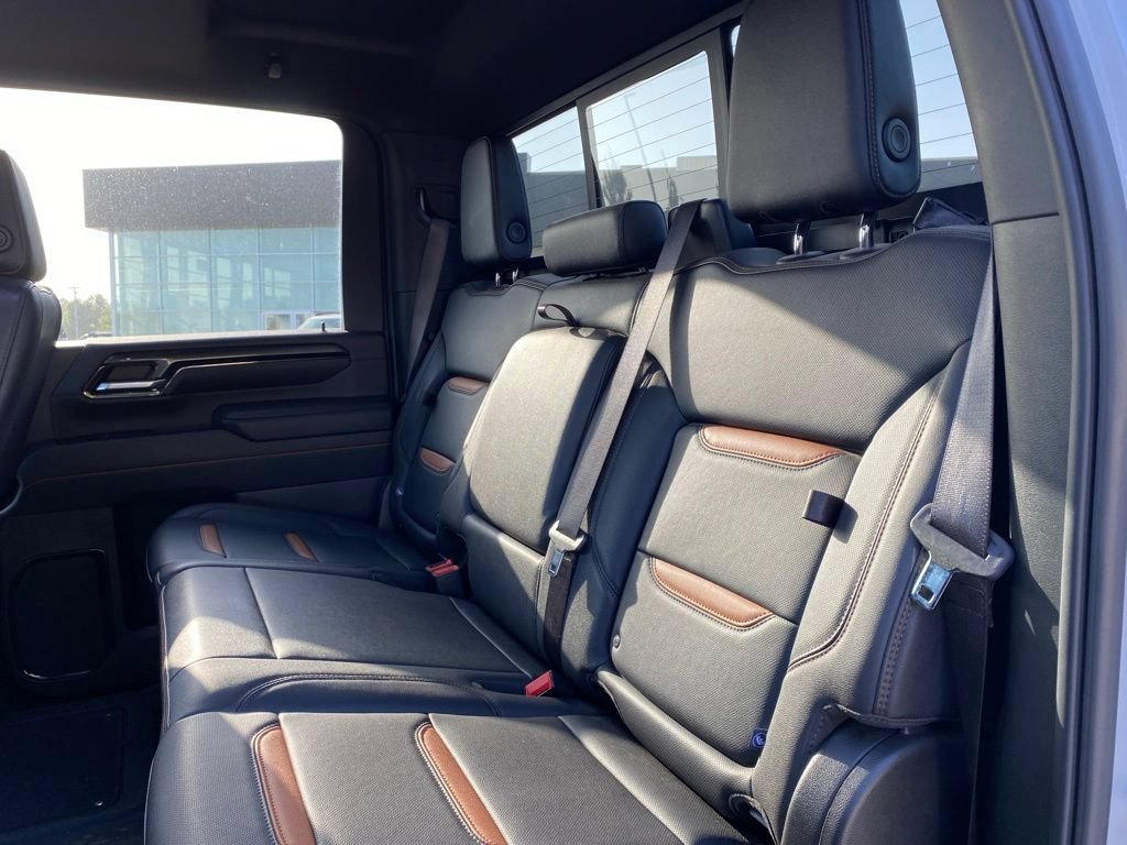 Used 2024 GMC Sierra 2500 AT4 w/ AT4 Premium Plus Package AWD/4WD image 14