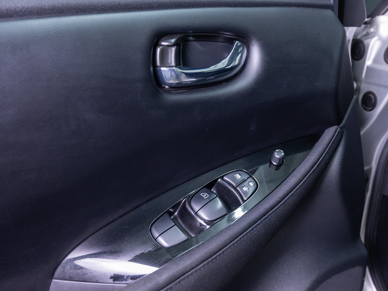 Used 2022 Nissan Leaf SV Plus FWD image 17