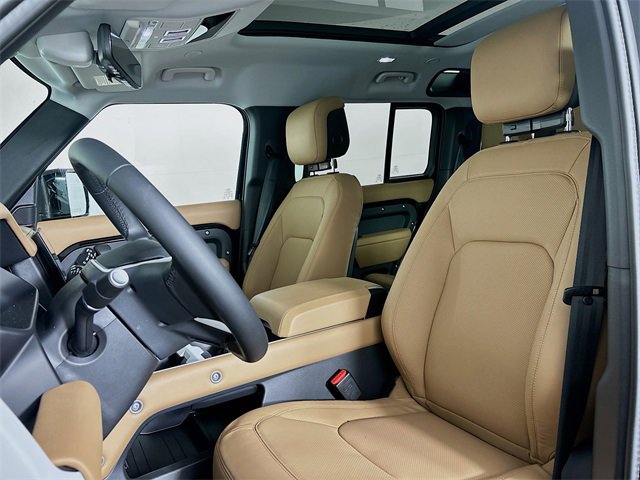 Used 2025 Land Rover Defender 110 S image 22