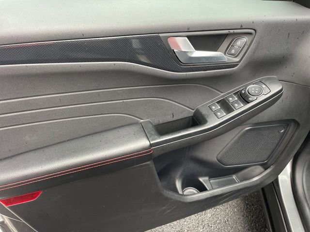 Used 2025 Ford Escape ST-Line Select AWD/4WD image 18