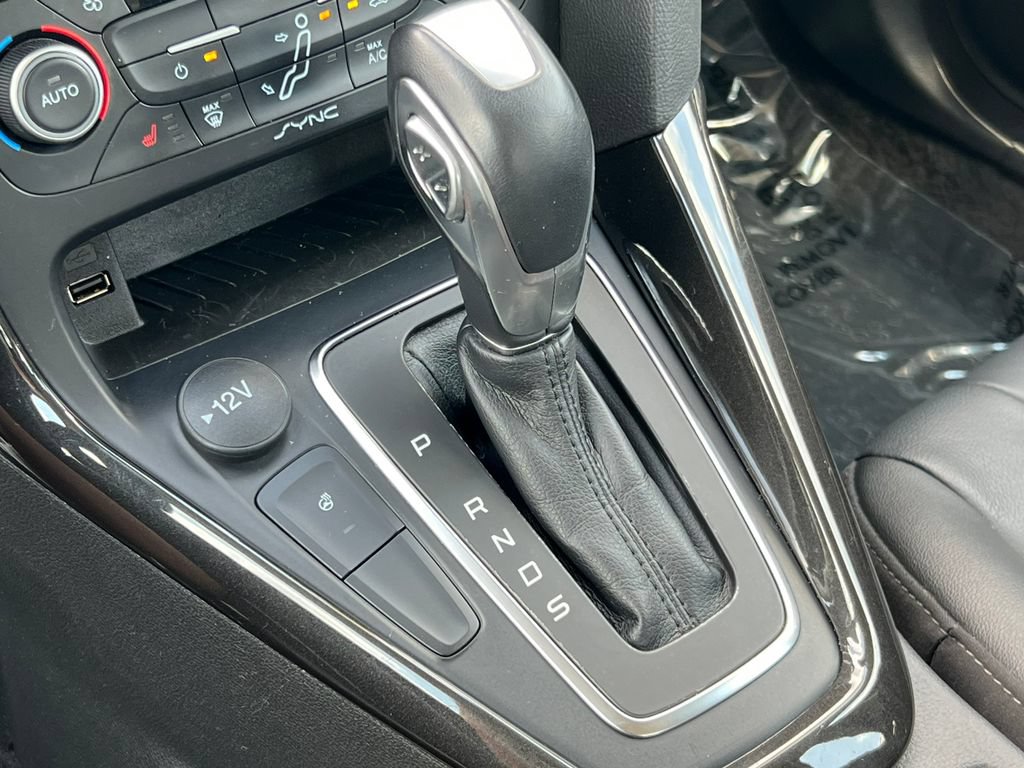Used 2018 Ford Focus Titanium w/ Titanium Technology Package FWD image 26