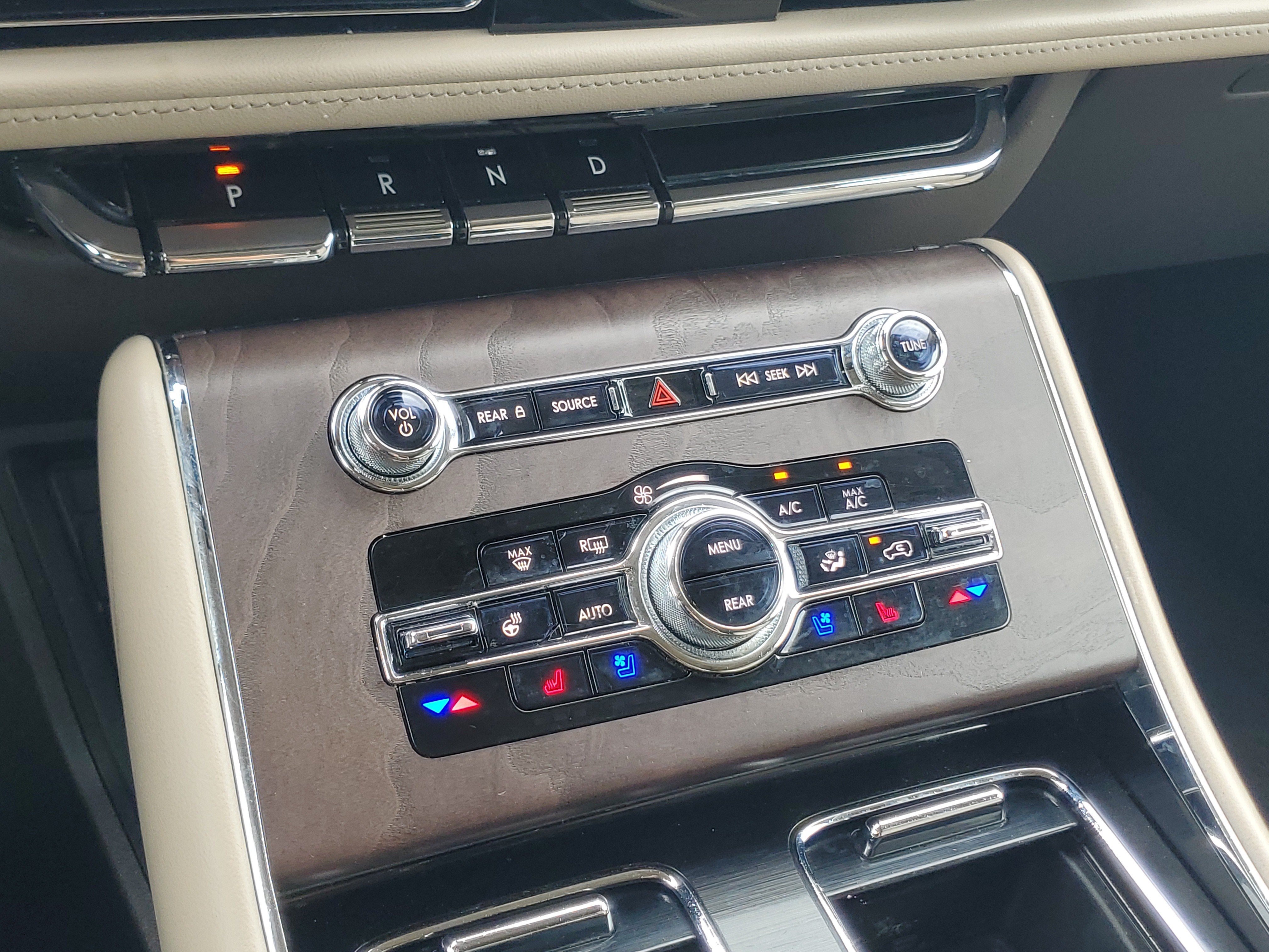 Used 2024 Lincoln Aviator Reserve w/ Equipment Group 201A AWD/4WD image 18