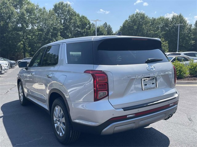 Certified 2025 Hyundai Palisade SE image 4