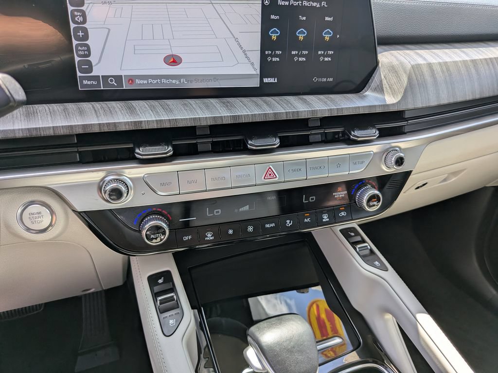 Certified 2024 Kia Telluride EX w/ EX Captain's Chair Package FWD image 26