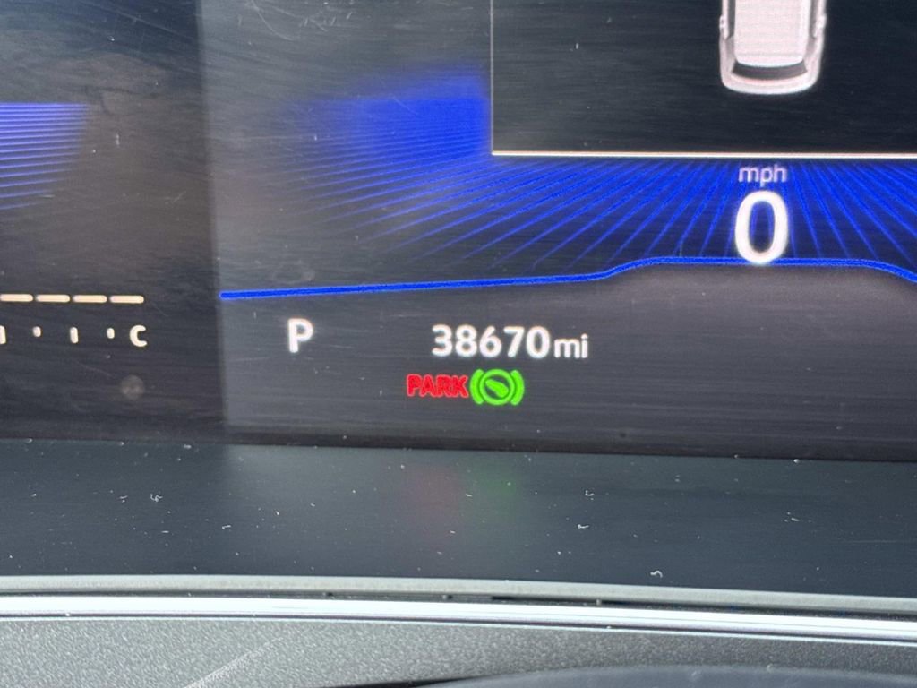 Used 2022 Volkswagen Tiguan SE R-Line image 42