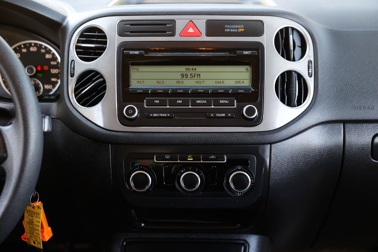 Used 2011 Volkswagen Tiguan S FWD image 31