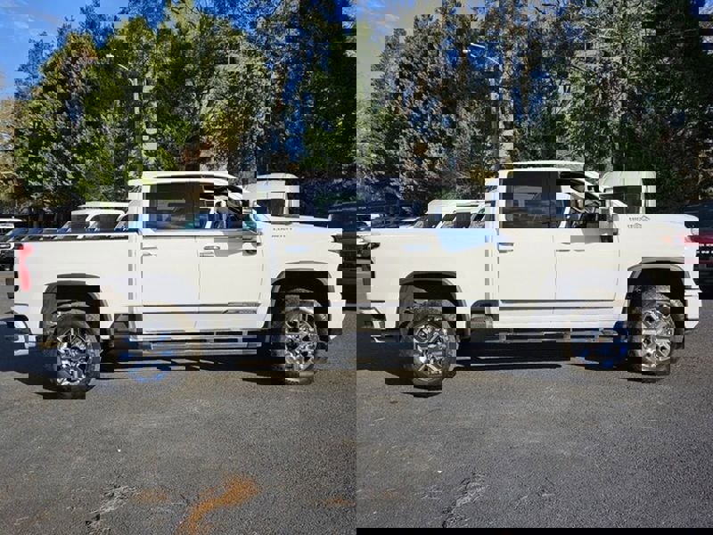 Used 2024 Chevrolet Silverado 2500 High Country w/ High Country Premium Package image 15