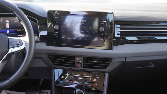 Used 2025 Volkswagen Jetta SE image 14