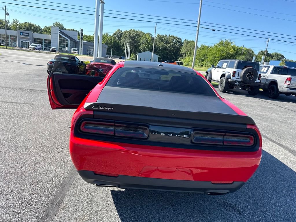 Used 2021 Dodge Challenger SXT RWD image 17