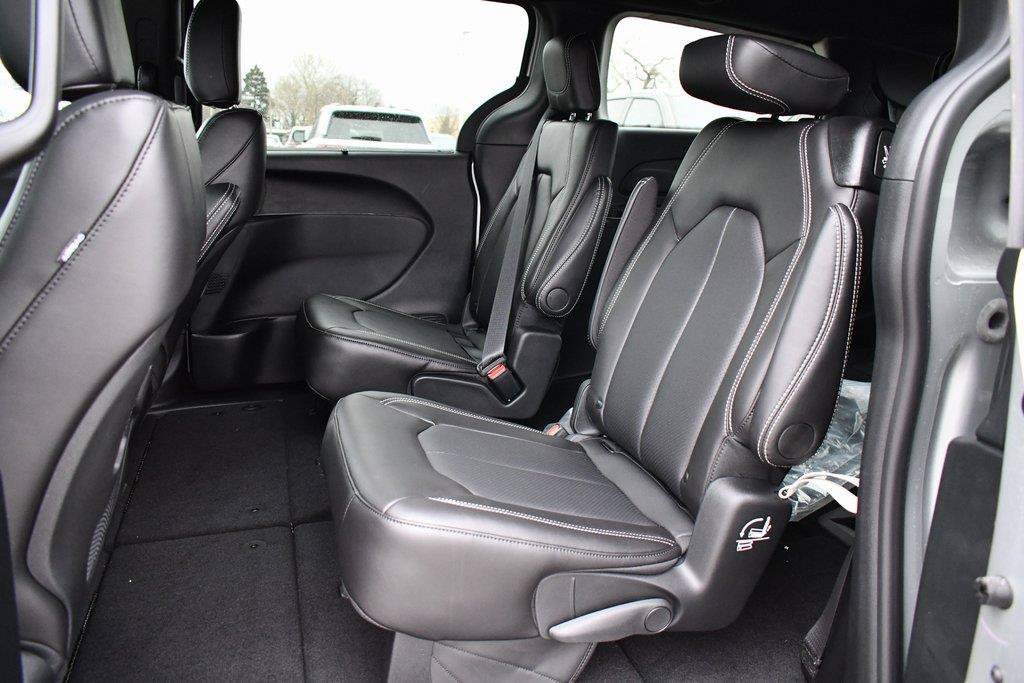 New 2026 Chrysler Voyager LX FWD image 10