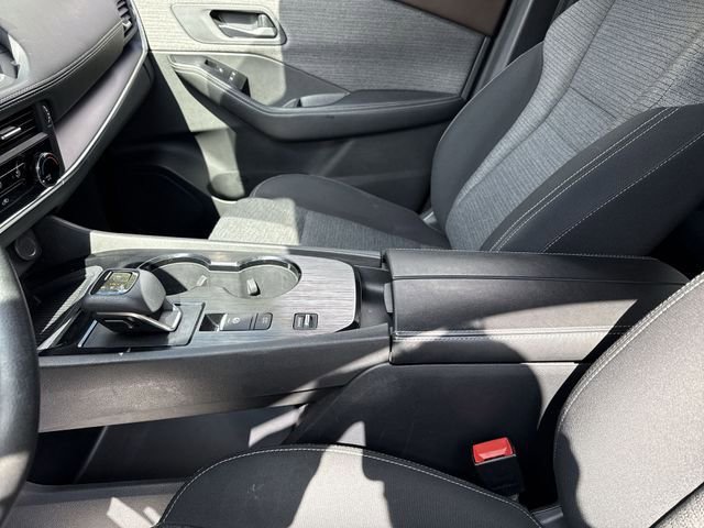 Used 2021 Nissan Rogue S image 24