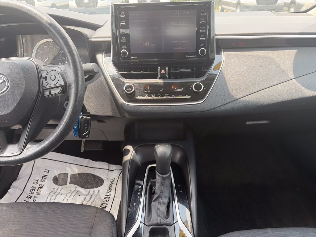 Used 2021 Toyota Corolla LE FWD image 16