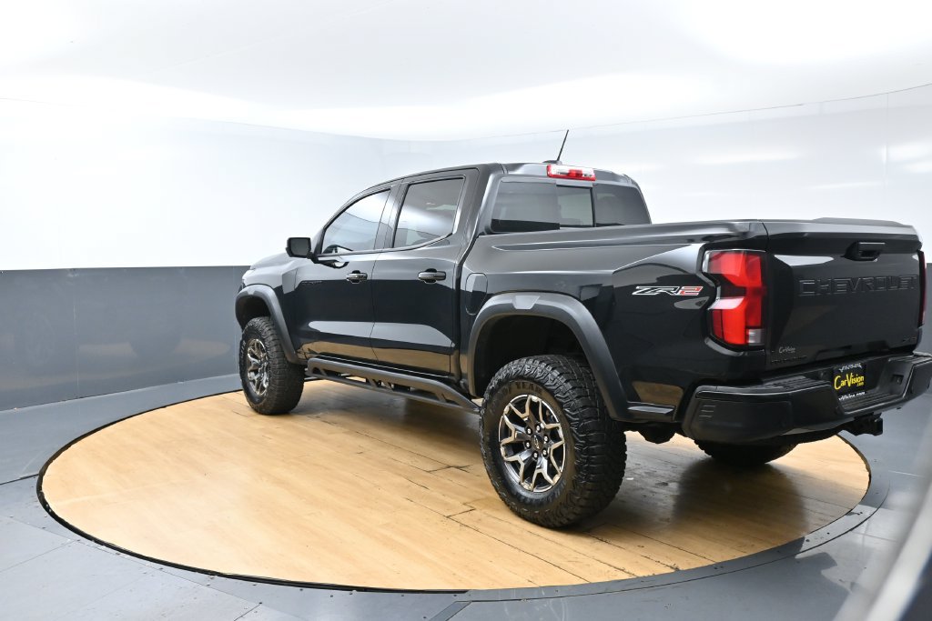 Used 2024 Chevrolet Colorado ZR2 w/ Technology Package AWD/4WD image 6