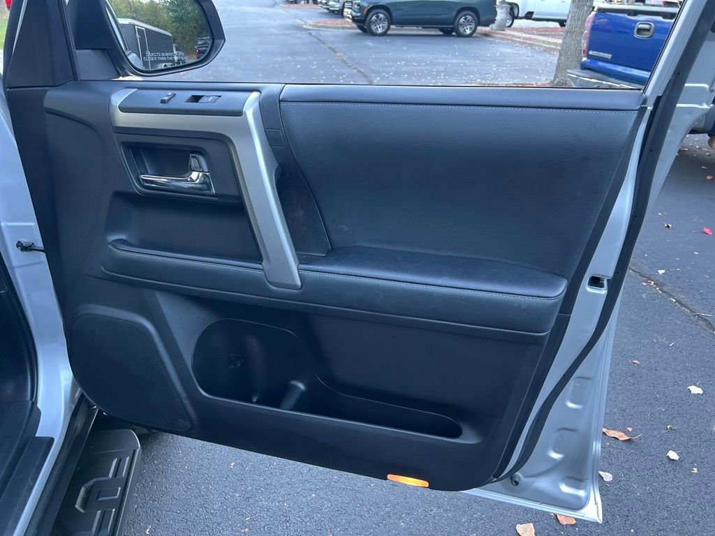 Used 2020 Toyota 4Runner SR5 Premium image 30