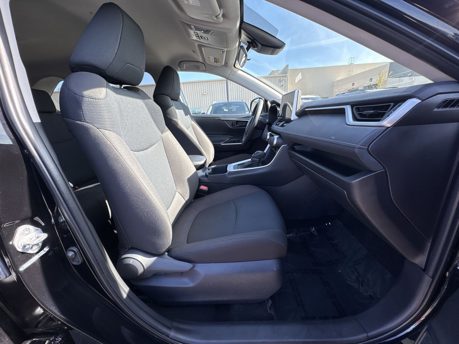 Used 2025 Toyota RAV4 LE AWD/4WD image 25