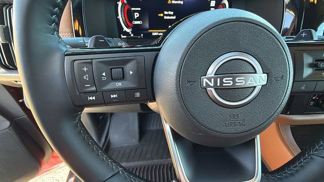 Used 2025 Nissan Pathfinder Platinum w/ Cargo Package image 19