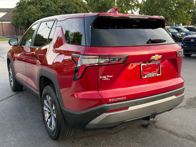 Used 2026 Chevrolet Equinox LT w/ Convenience Package II FWD image 7