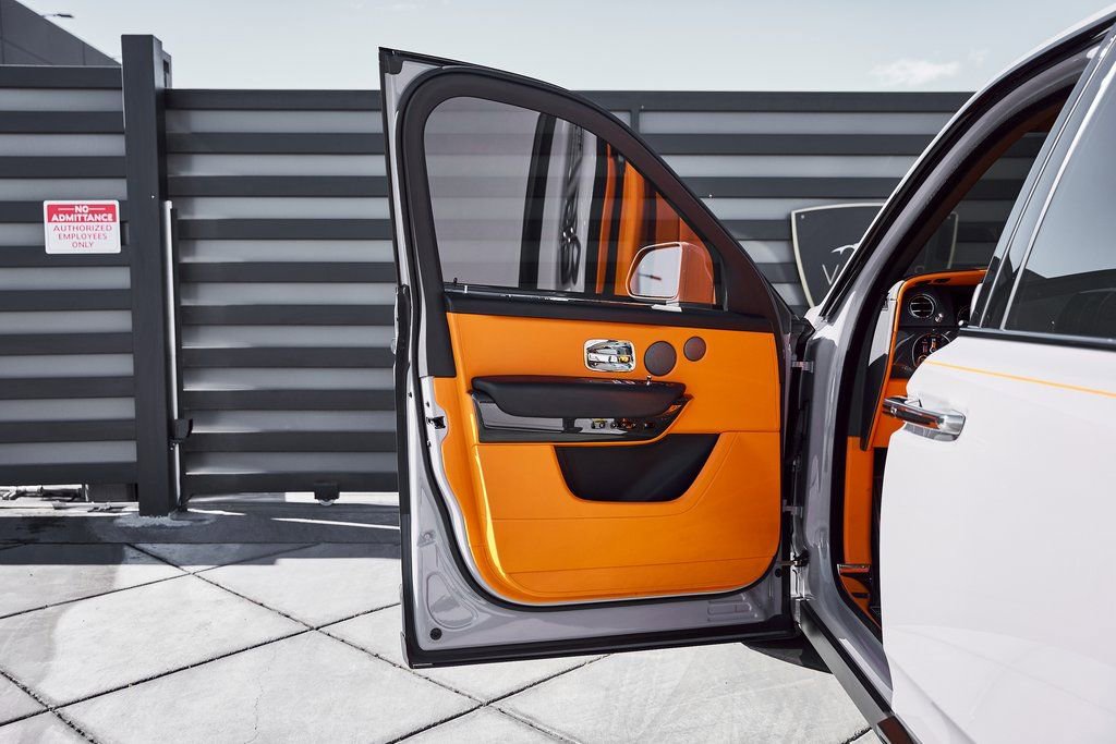 Used 2024 Rolls-Royce Cullinan Black Badge image 33