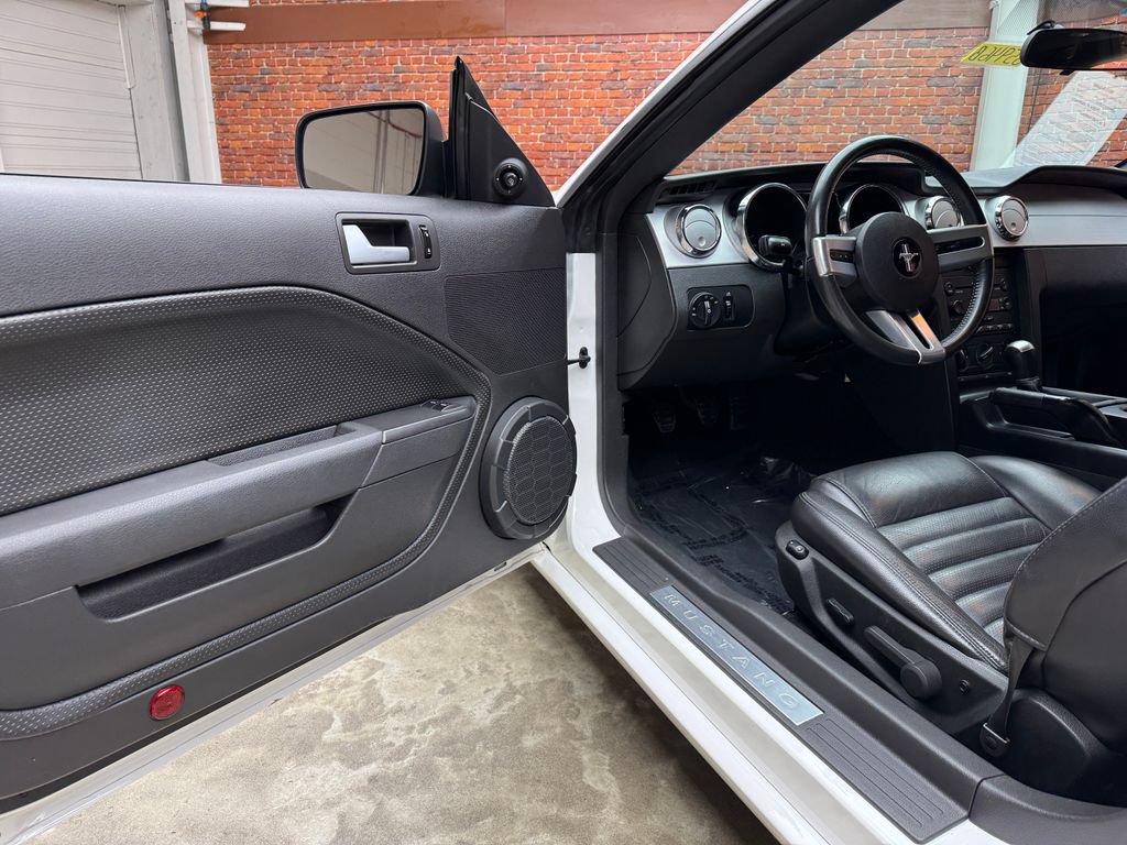 Used 2006 Ford Mustang GT Premium RWD image 10