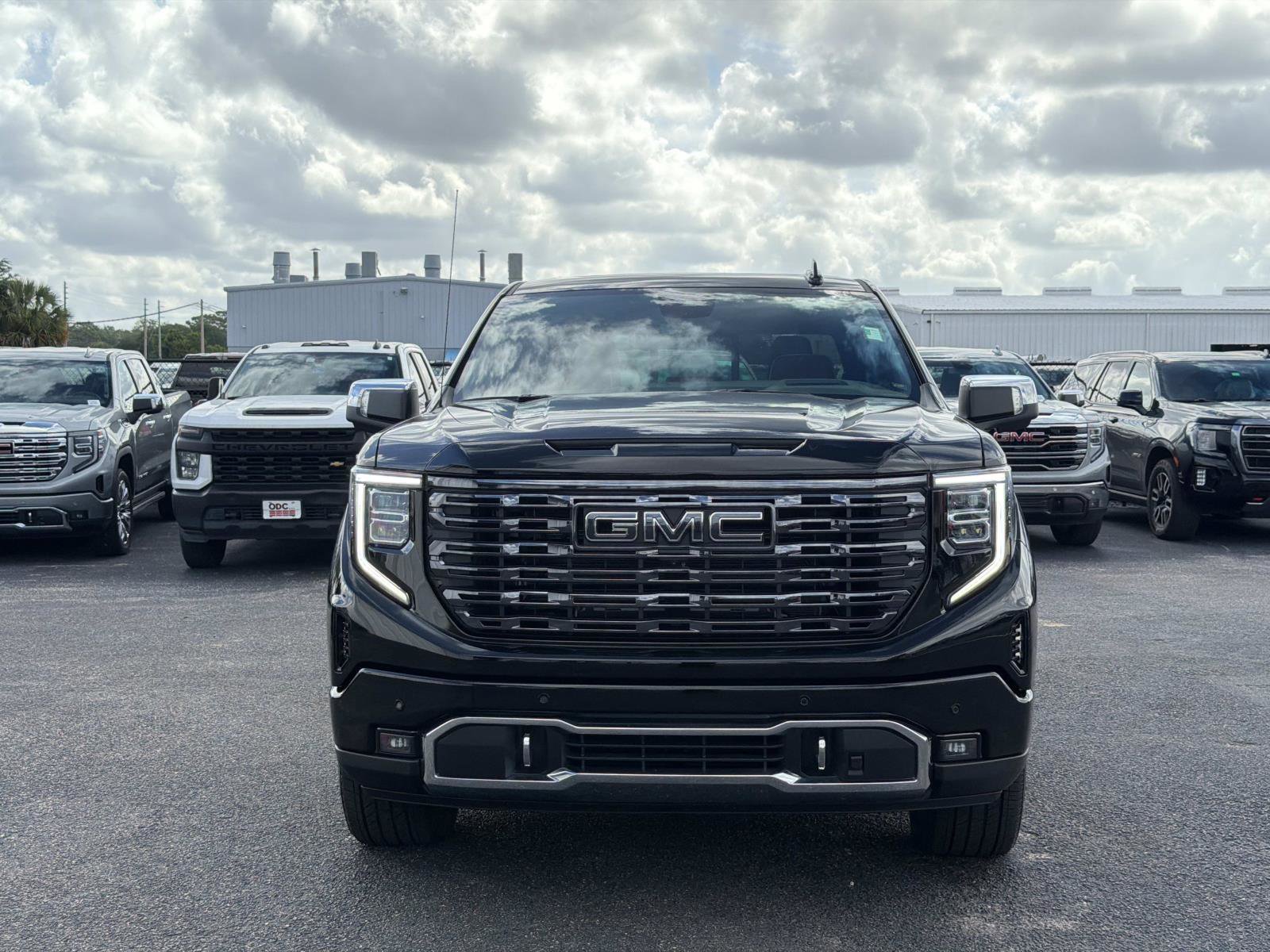 Used 2026 GMC Sierra 1500 Denali Ultimate image 8