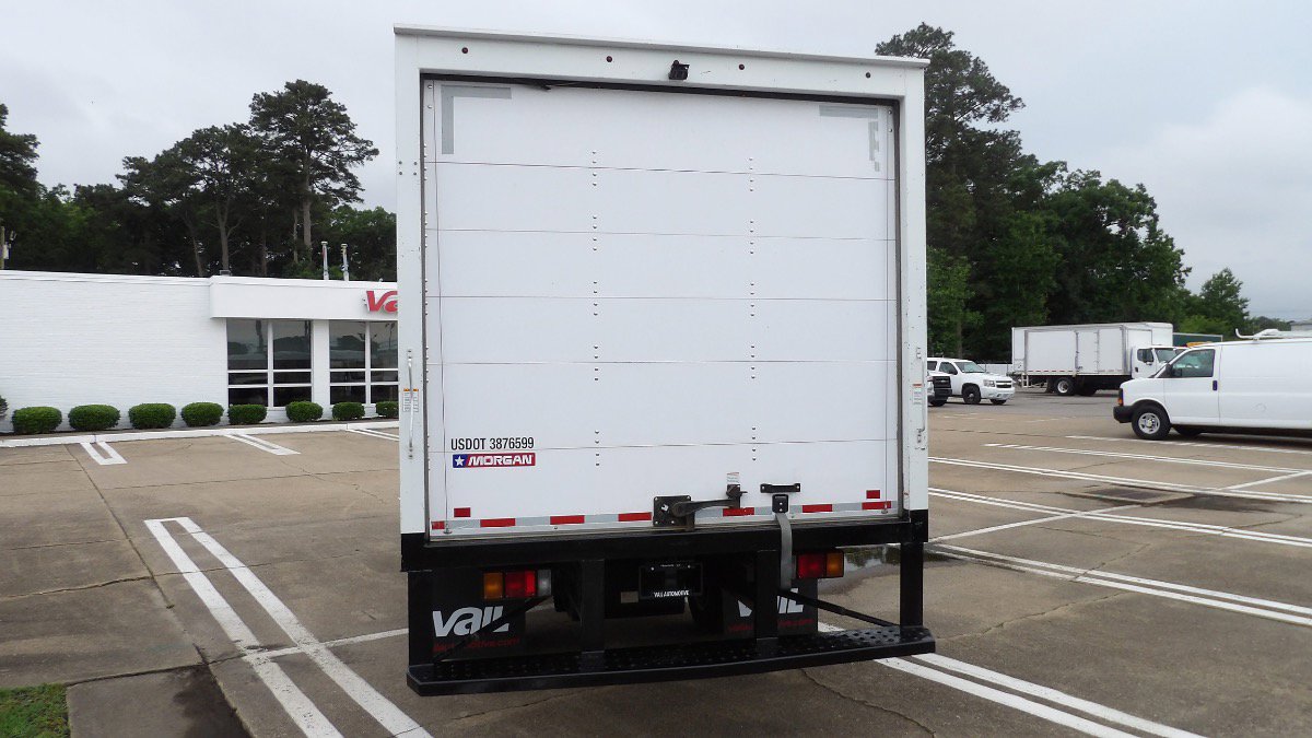 Used 2020 Isuzu NPR RWD image 3