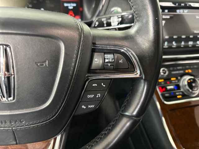 Used 2017 Lincoln Continental Select image 16