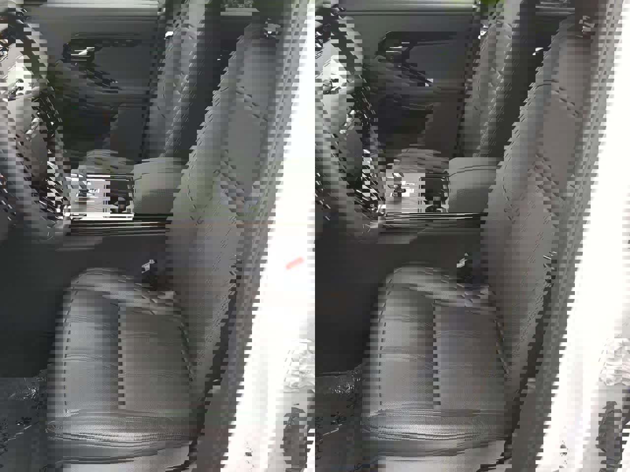 Certified 2025 Land Rover Range Rover Evoque Dynamic SE image 17