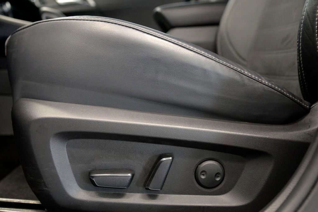 Used 2023 Mitsubishi Outlander SE Black Edition image 16