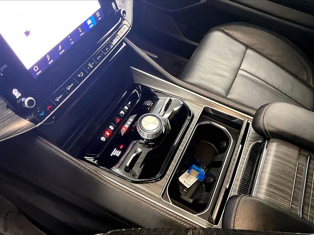 Used 2024 Jeep Wagoneer L Series III w/ Flexible Seating Group image 21