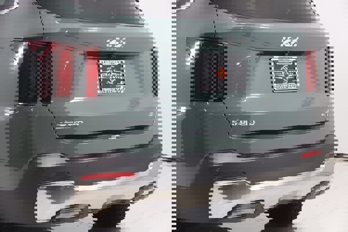 Used 2025 Kia Sorento EX image 24