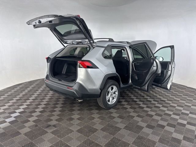 Used 2021 Toyota RAV4 XLE w/ Convenience Package image 18