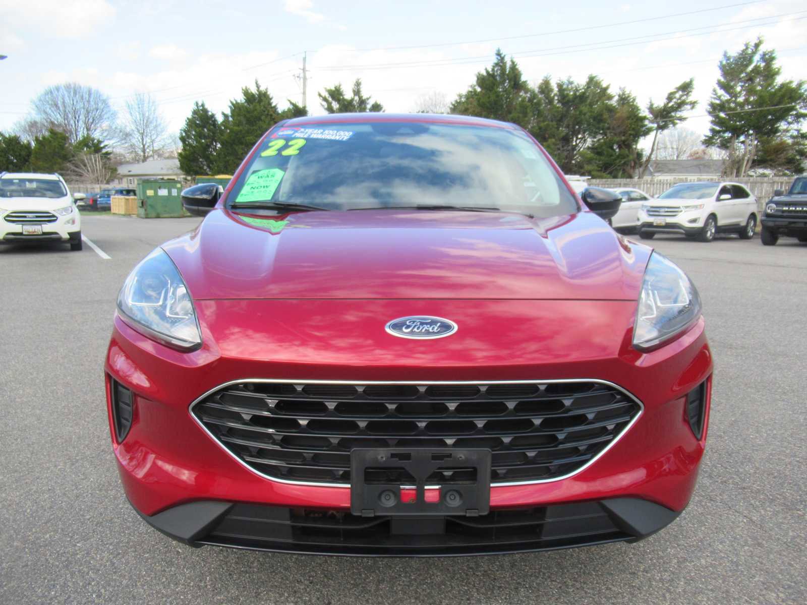 Used 2022 Ford Escape SE w/ SE Sport Appearance Package image 2