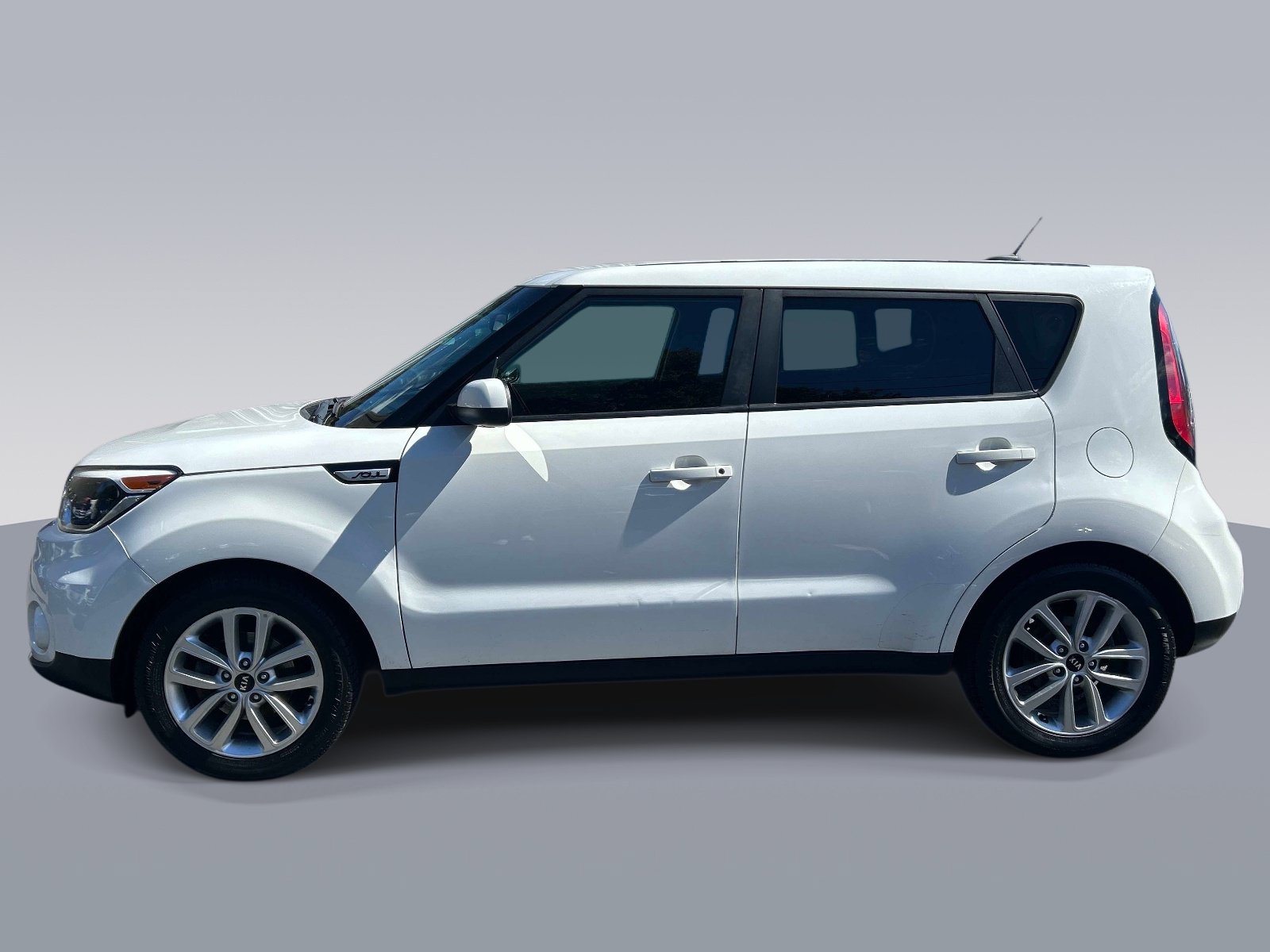 Used 2017 Kia Soul + FWD image 6