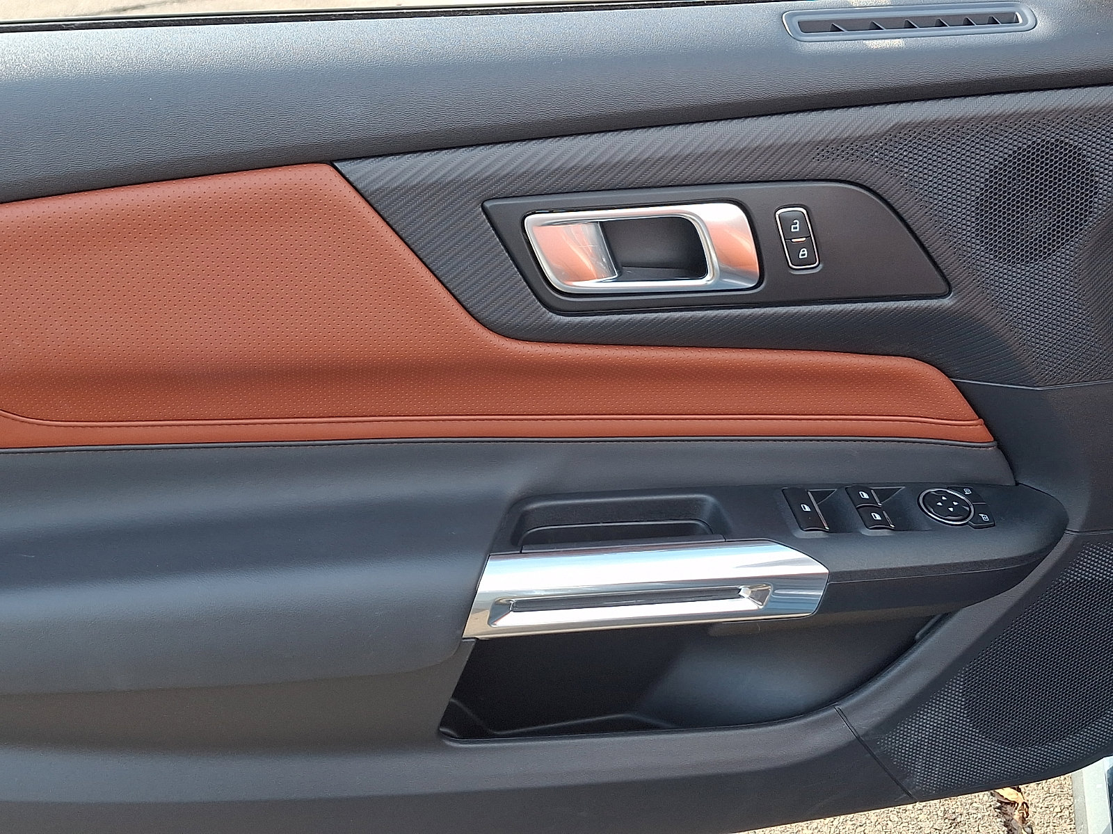 Used 2025 Ford Mustang GT Premium image 12