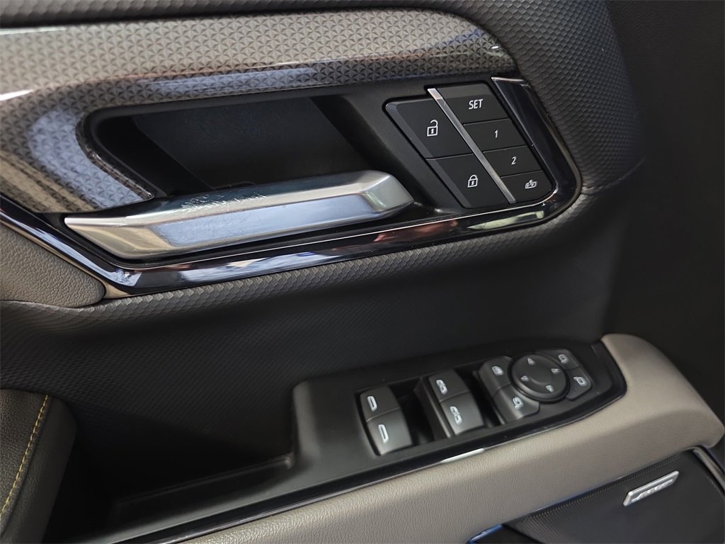 Certified 2022 Chevrolet Silverado 1500 ZR2 w/ Technology Package image 26