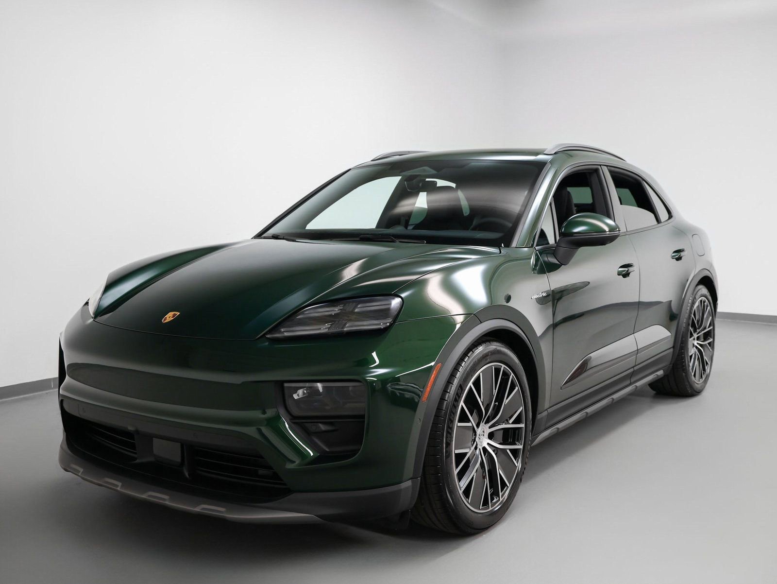 New 2025 Porsche Macan 4 Electric image 6