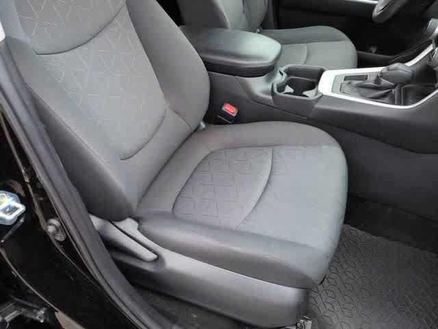 Used 2021 Toyota RAV4 XLE FWD image 21