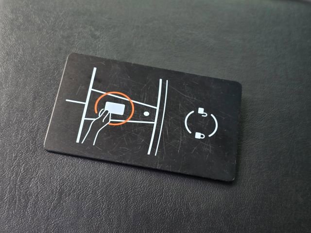 Used 2018 Tesla Model 3 image 35