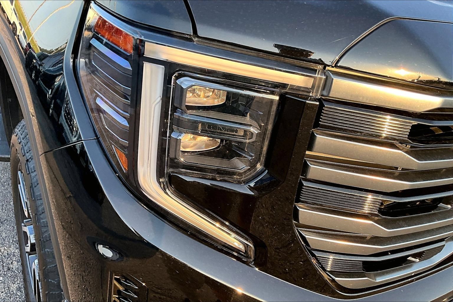 Used 2025 GMC Sierra 1500 AT4 w/ AT4 Premium Package AWD/4WD image 32