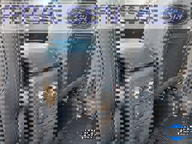 Used 2022 Ford Explorer XLT w/ Equipment Group 202A image 25