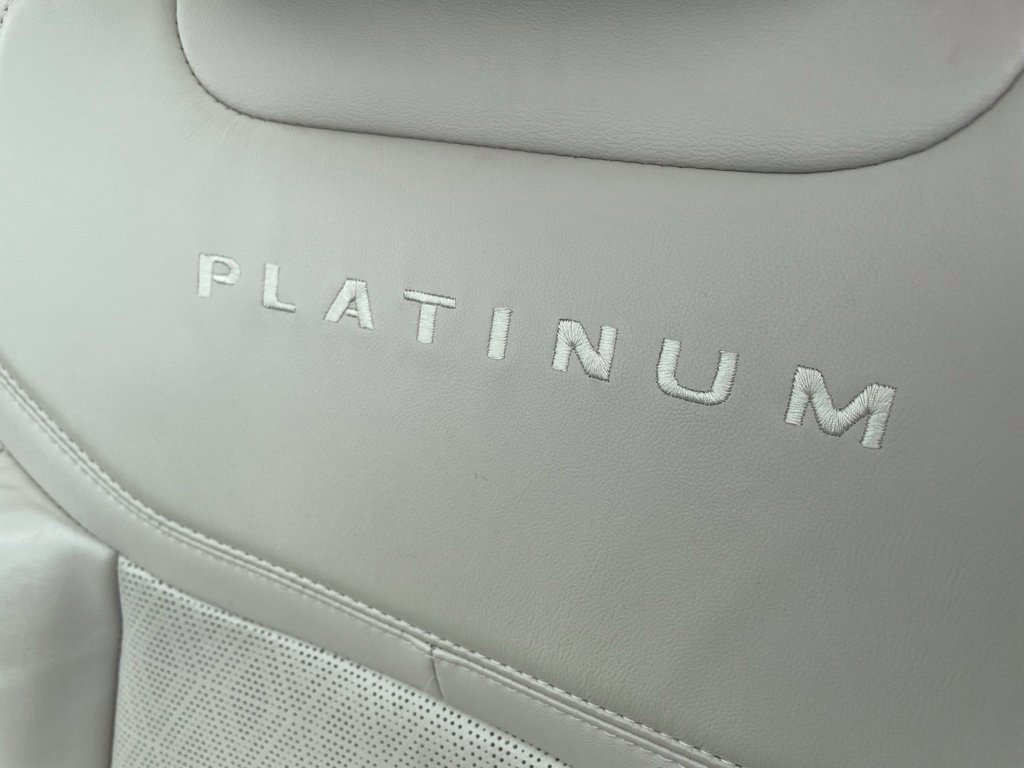 Used 2023 Ford Explorer Platinum w/ Technology Package AWD/4WD image 16