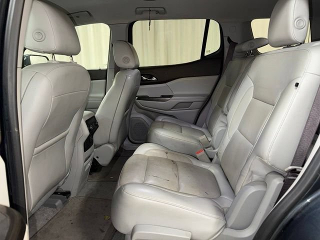 Used 2019 GMC Acadia SLT w/ LPO, Cargo Package AWD/4WD image 17