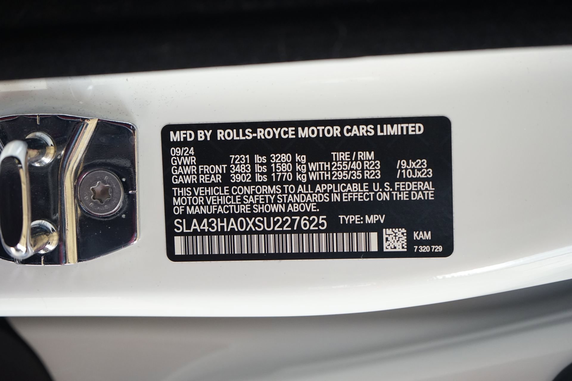 Used 2025 Rolls-Royce Cullinan Black Badge w/ Leather Finishing Pack image 51