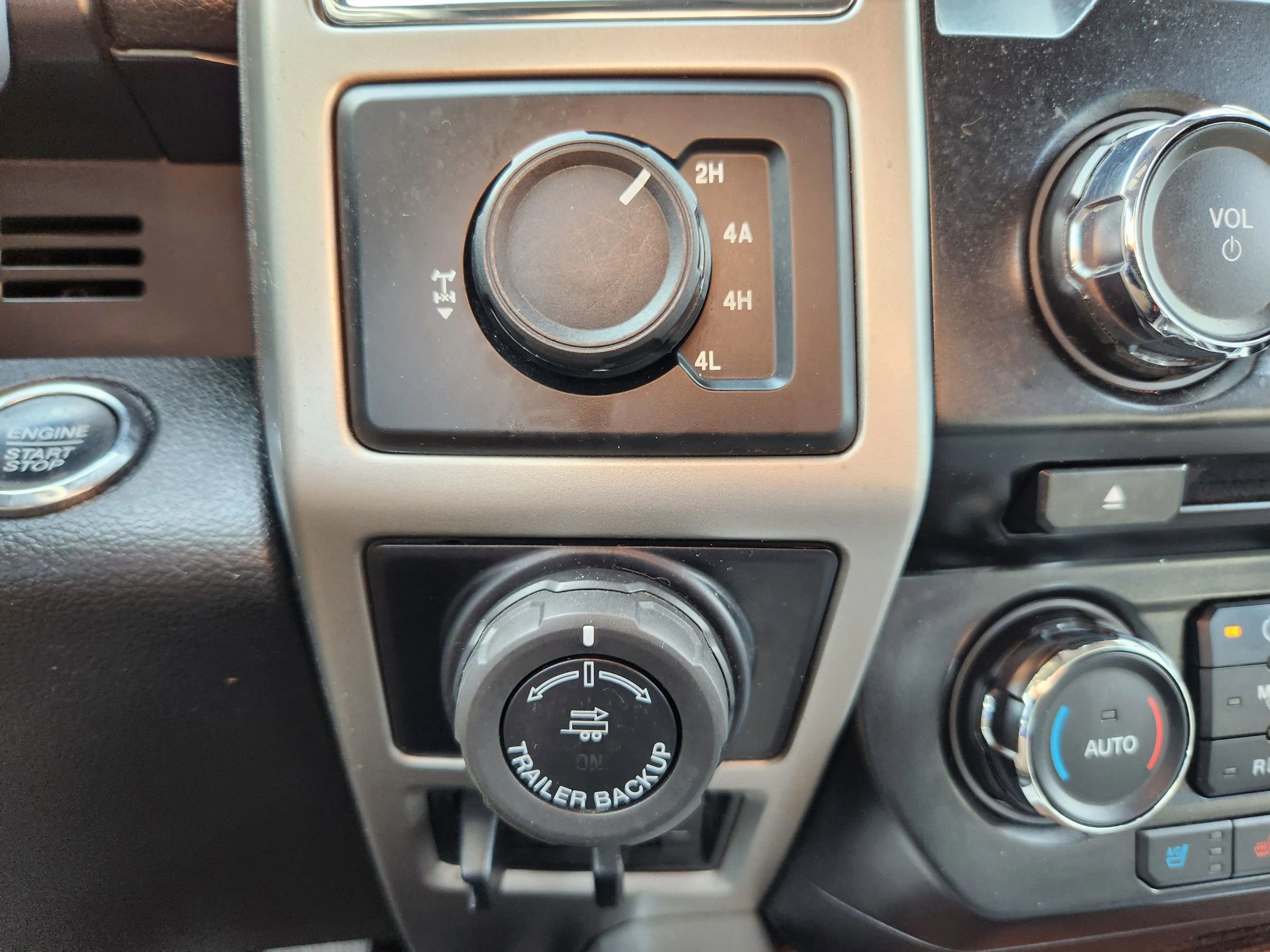 Used 2016 Ford F150 Lariat w/ Equipment Group 501A Mid image 30