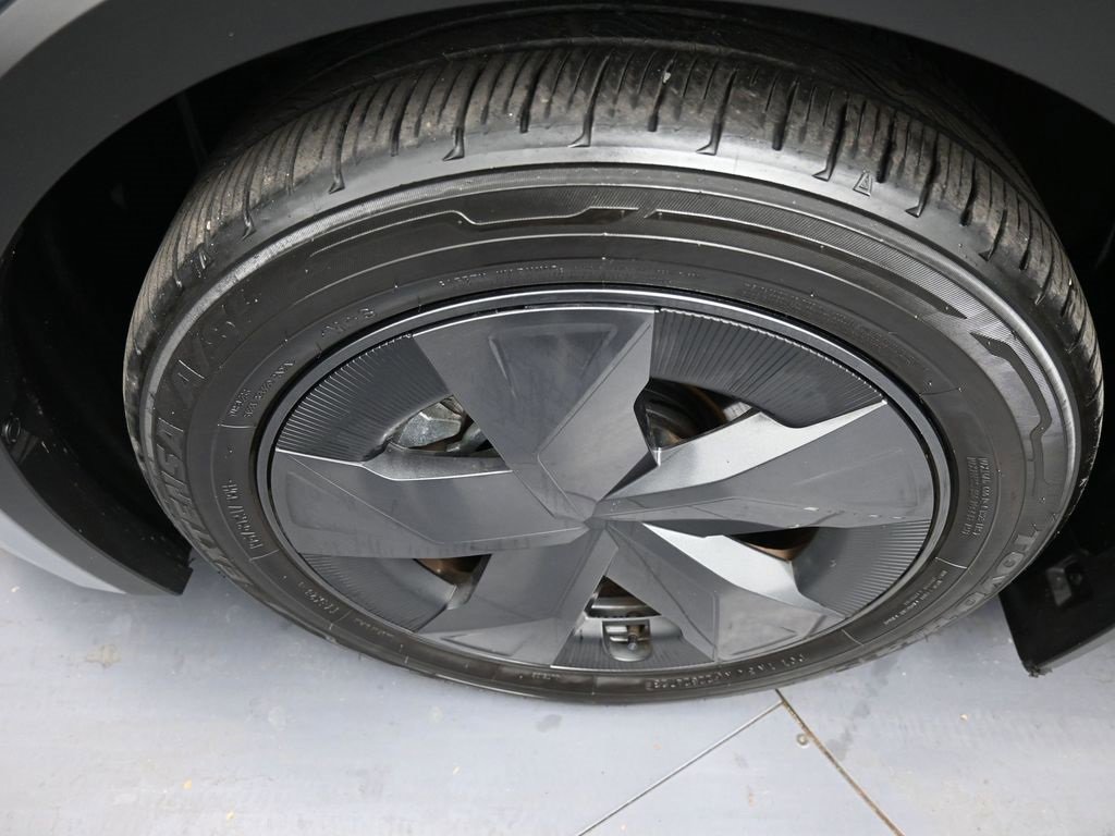 Certified 2024 Toyota Prius Prime SE image 14