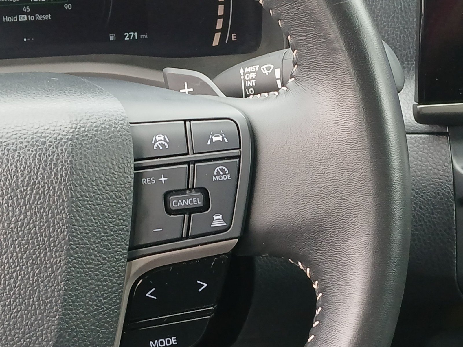 Used 2025 Toyota Camry SE FWD image 10