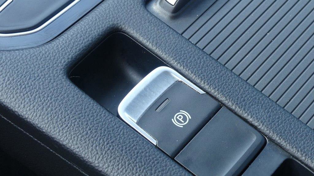 Used 2021 Volkswagen Arteon SE FWD image 30