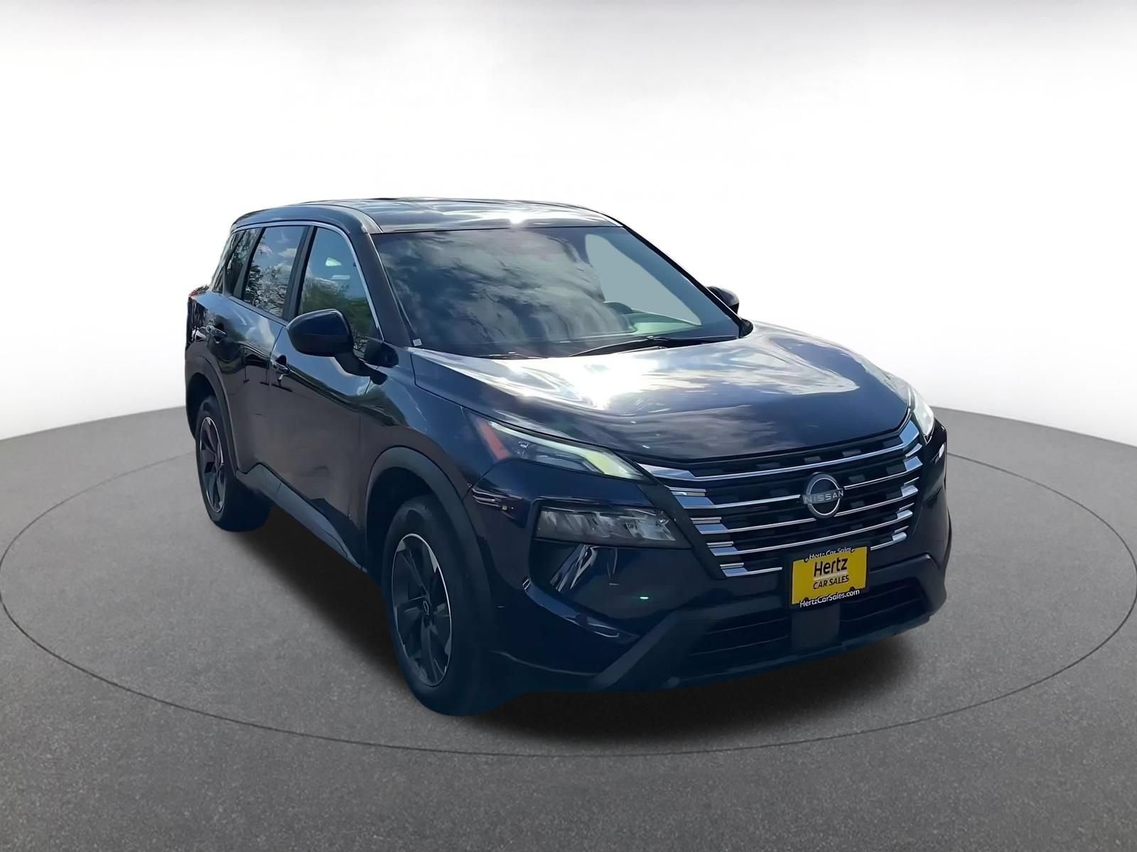 Used 2025 Nissan Rogue SV FWD image 3