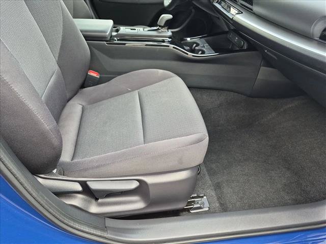 Certified 2025 Toyota Prius LE FWD image 19
